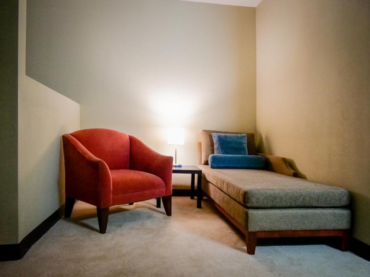 Travelodge By Wyndham St. Louis Berkeley Bagian luar foto