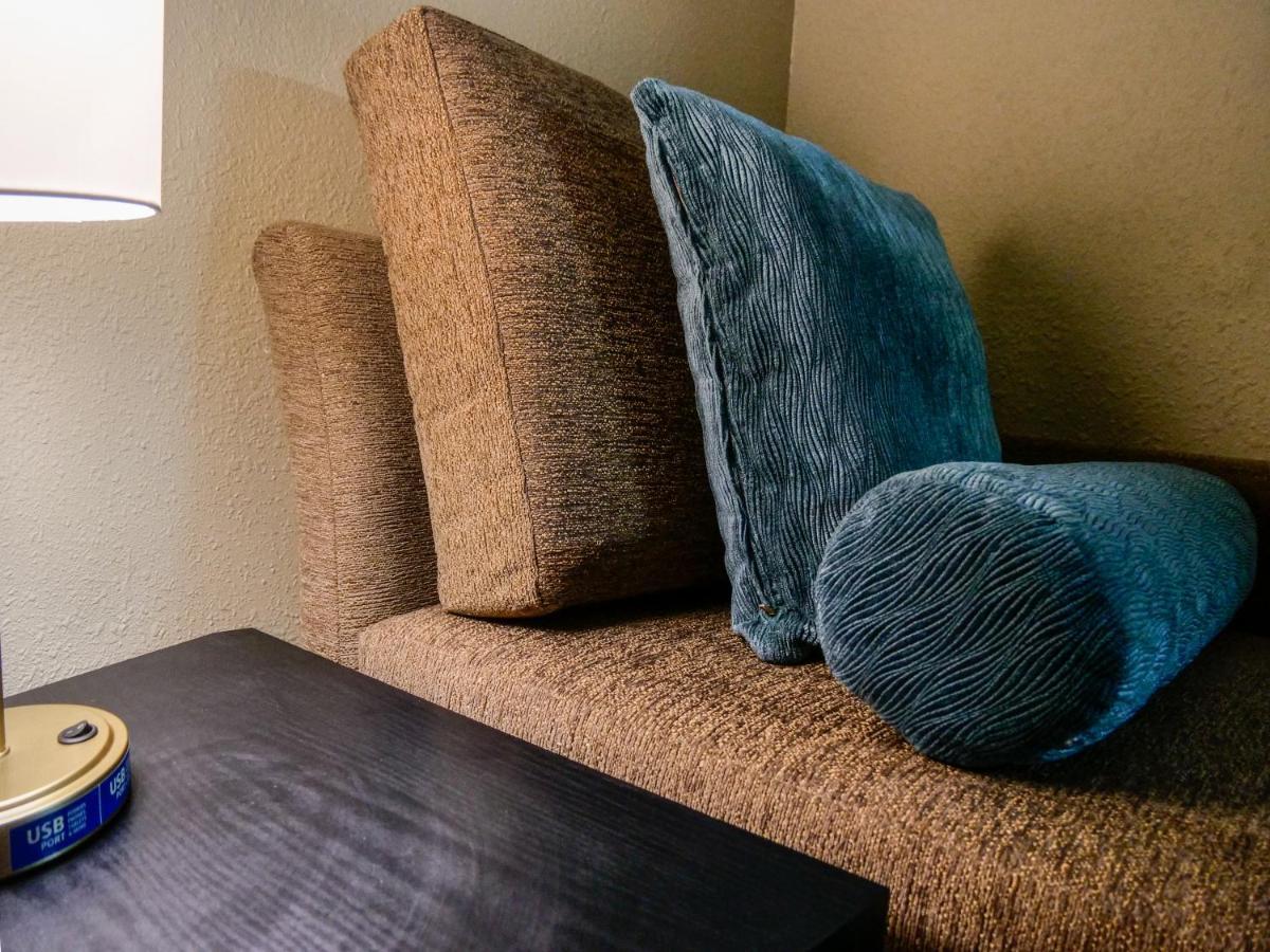 Travelodge By Wyndham St. Louis Berkeley Bagian luar foto