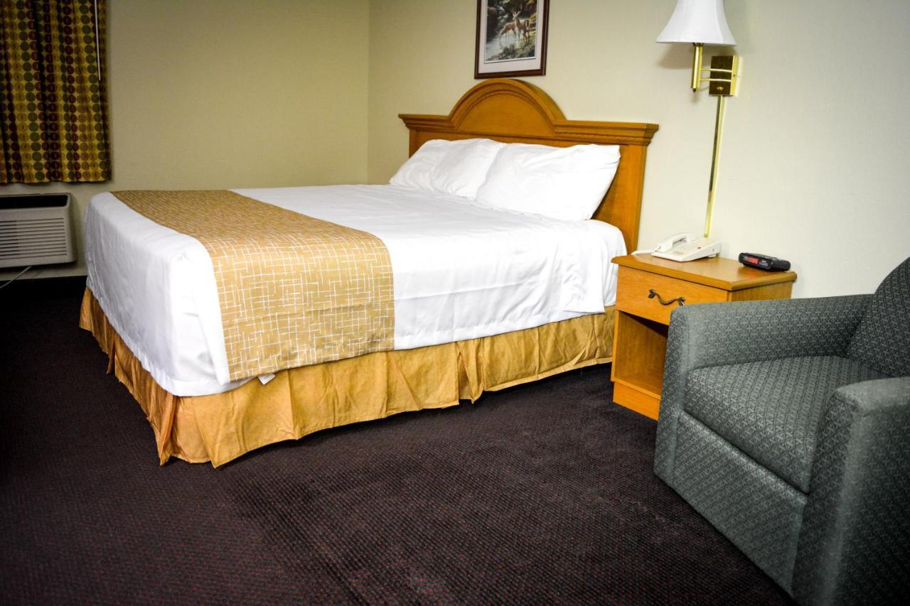 Travelodge By Wyndham St. Louis Berkeley Bagian luar foto