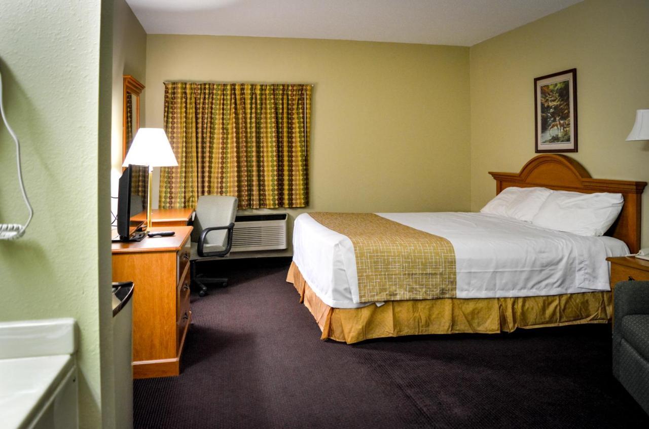 Travelodge By Wyndham St. Louis Berkeley Bagian luar foto